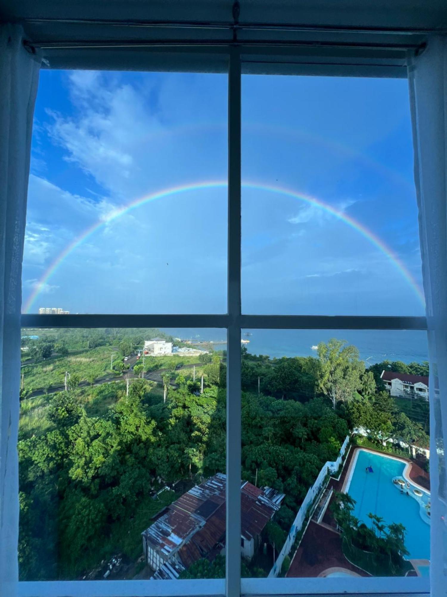 La Mirada Residences Sea-view Apartment Lapu-Lapu City