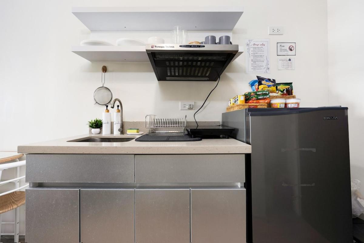 Unit At The Median, Near It Park With Pool And Fast Wifi Apartamento