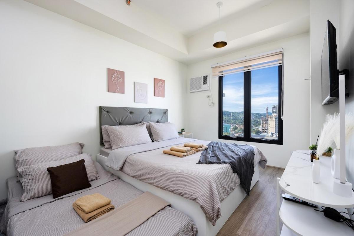 Unit At The Median, Near It Park With Pool And Fast Wifi Apartamento