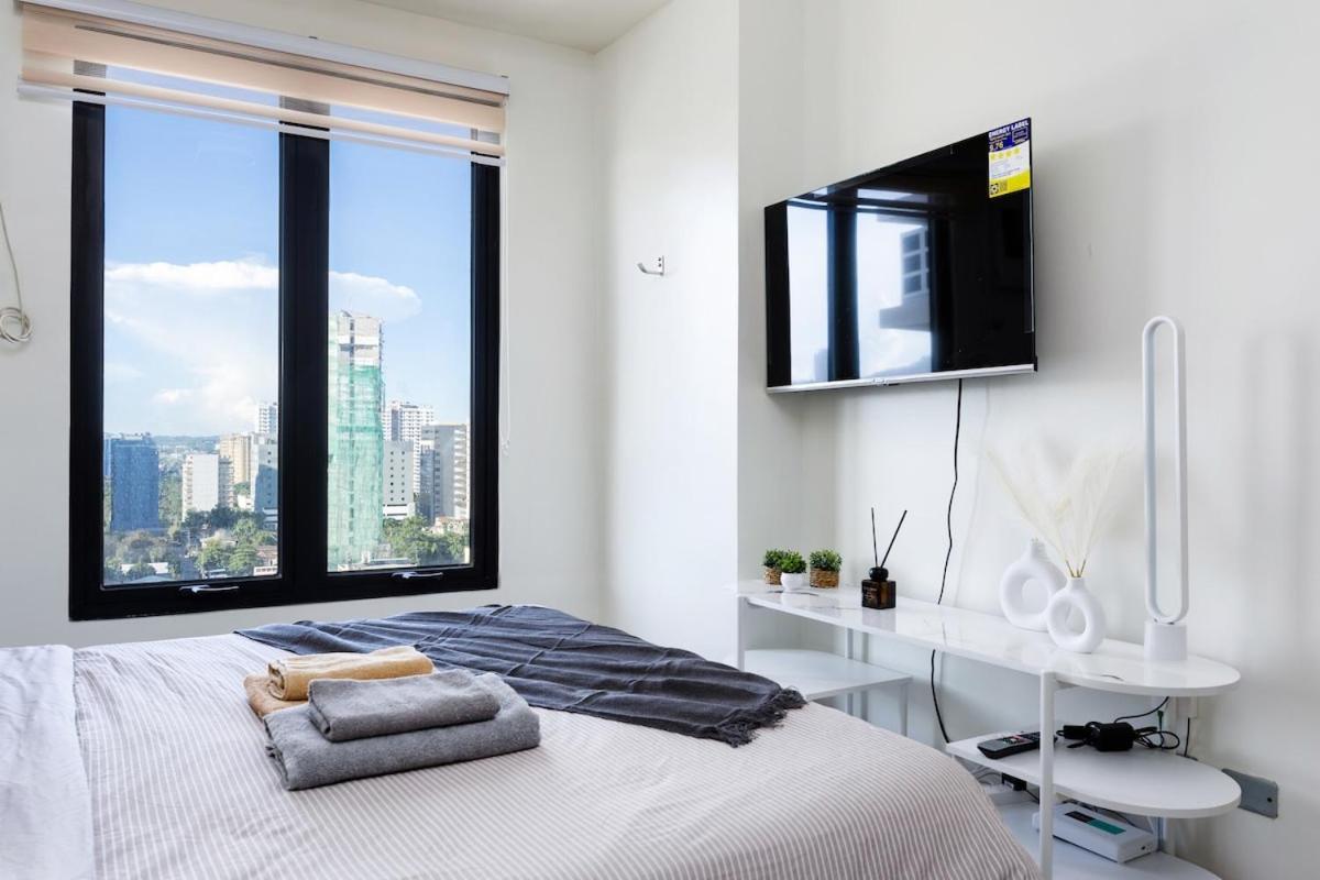 Unit At The Median, Near It Park With Pool And Fast Wifi Apartamento