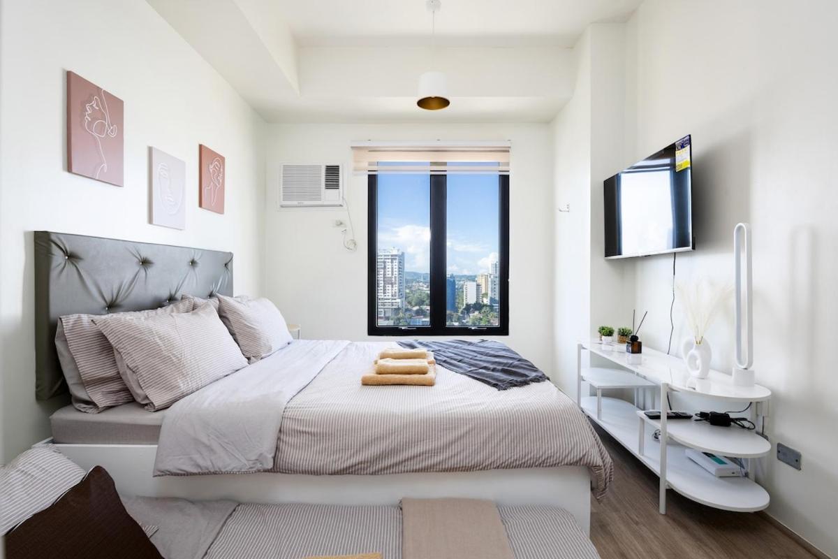 Unit At The Median, Near It Park With Pool And Fast Wifi Apartamento *
