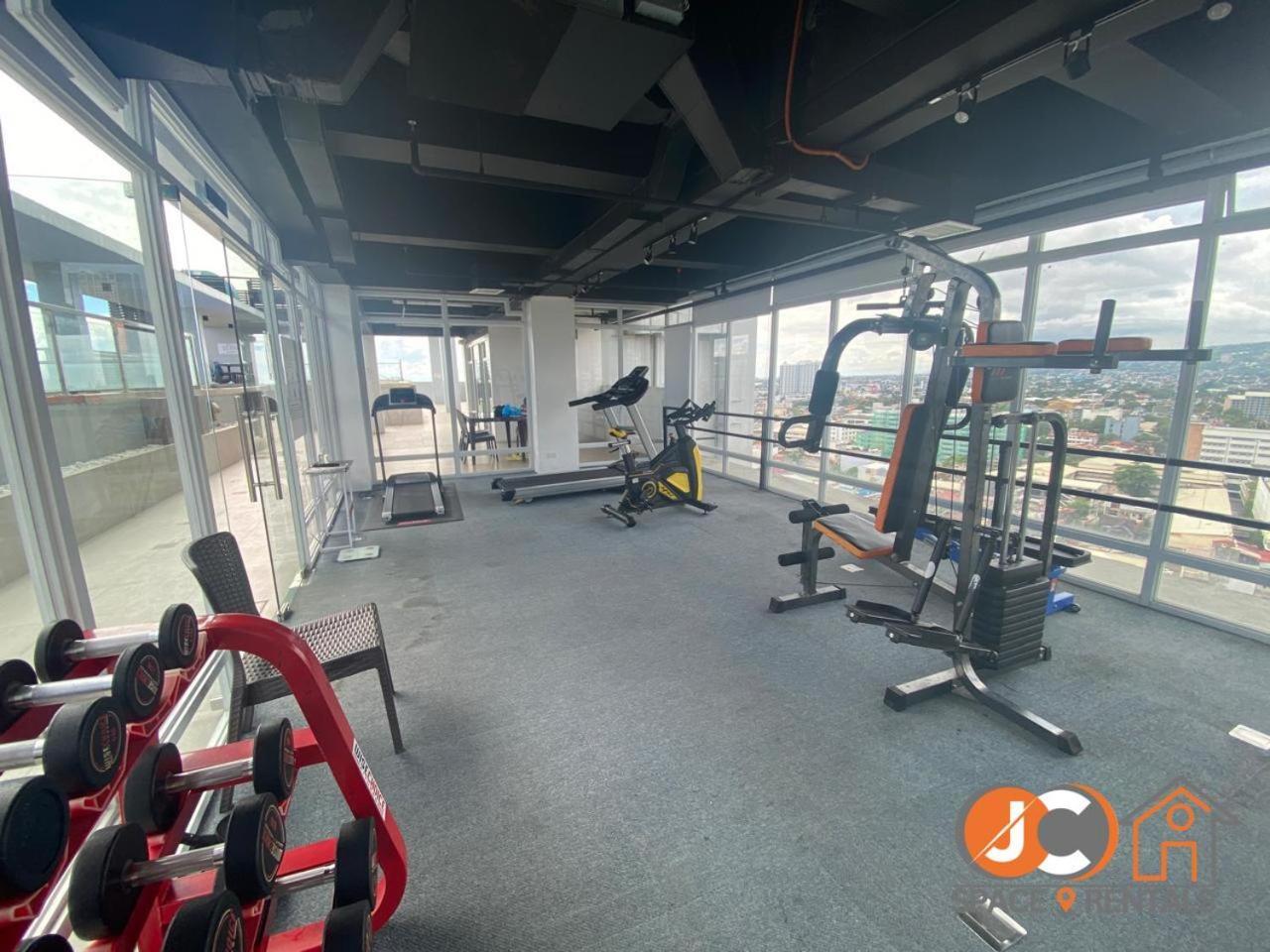 Jc Spacerentals 1521 West Jones Residences, Mountain View, Free Wi-fi & Netflix, Upper Floor Located At The Center Of