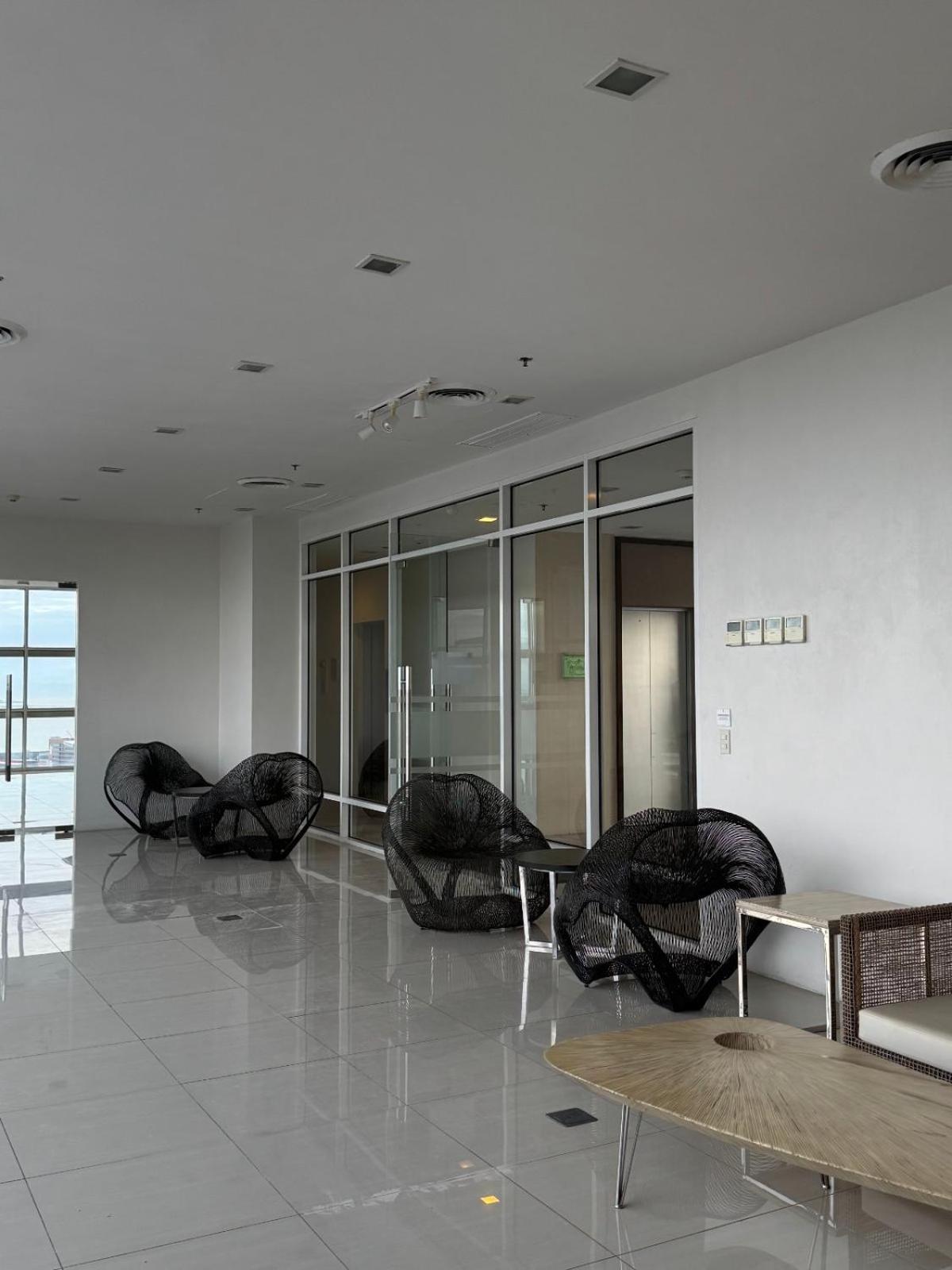 Homey Unit In Calyx *