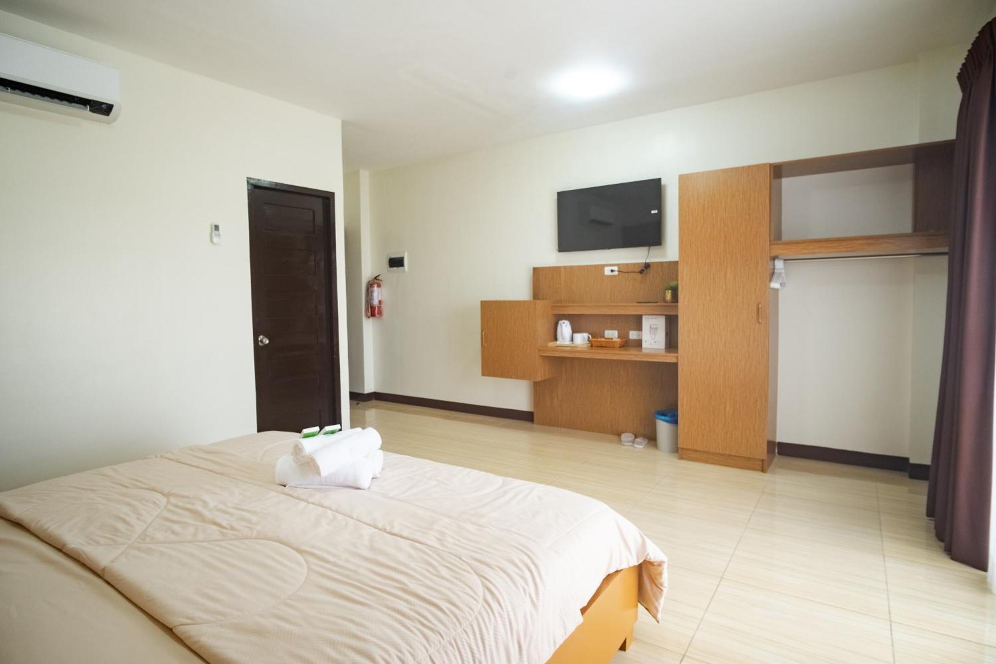 Lb Pietz House Hotel *