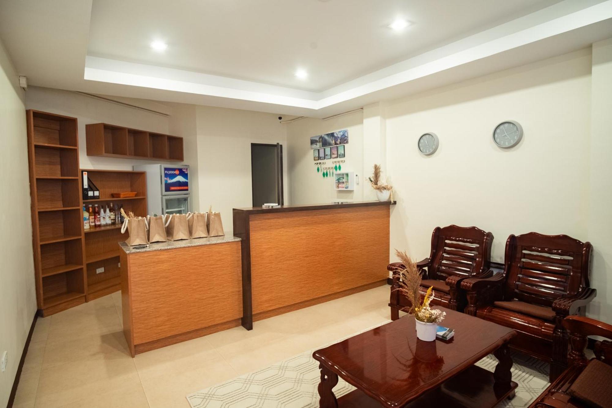 Lb Pietz House Hotel *