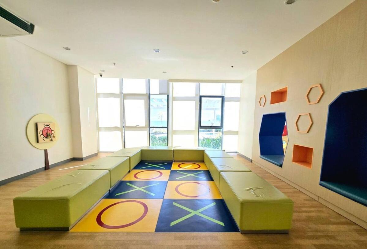 Cozy 2br In Mactan Newtown Sea View Apartment