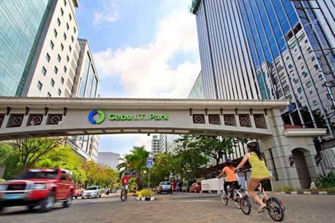 Aparthotel Avida Towers Staycation