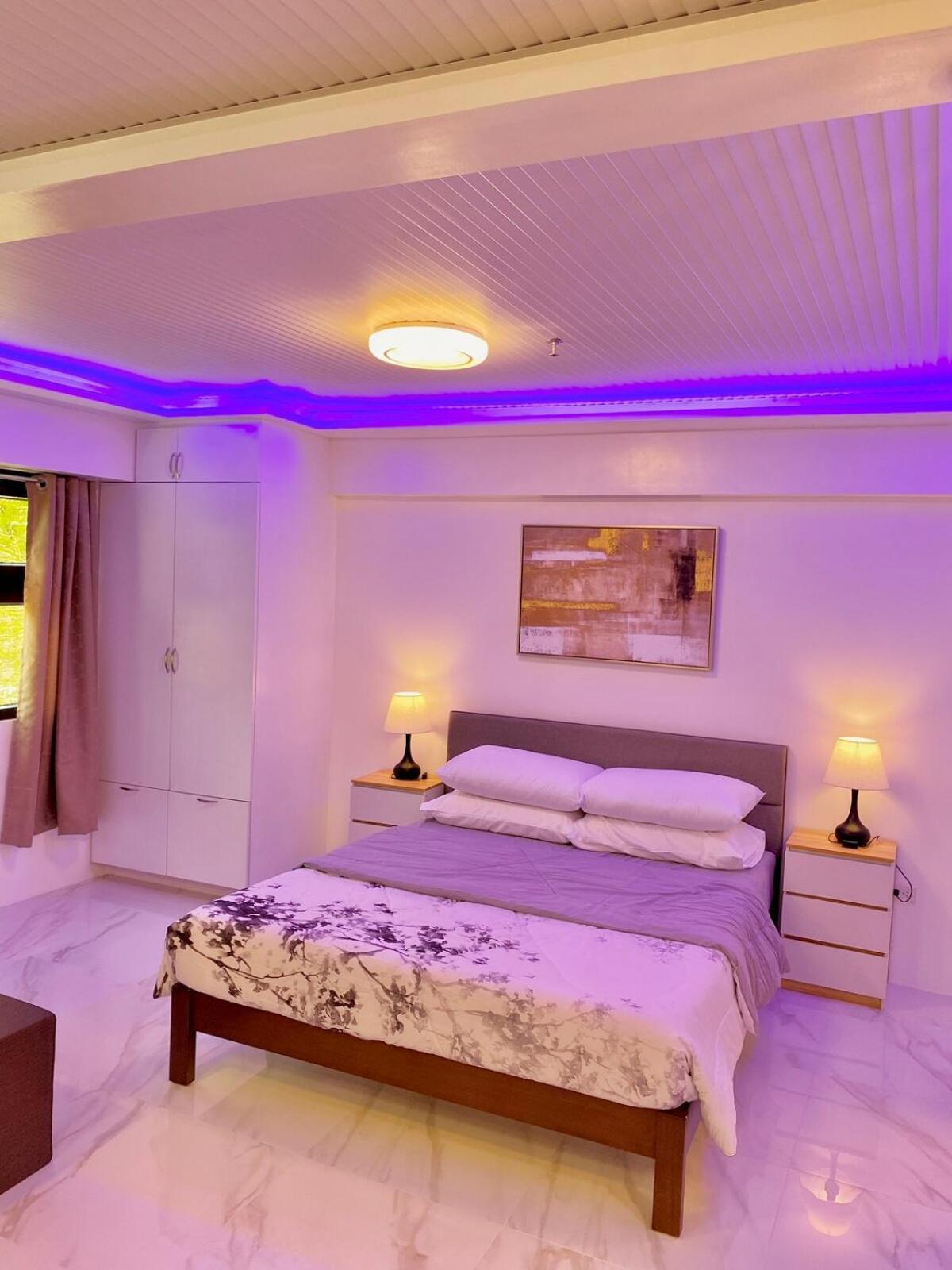 225 Elegant And Comfort *