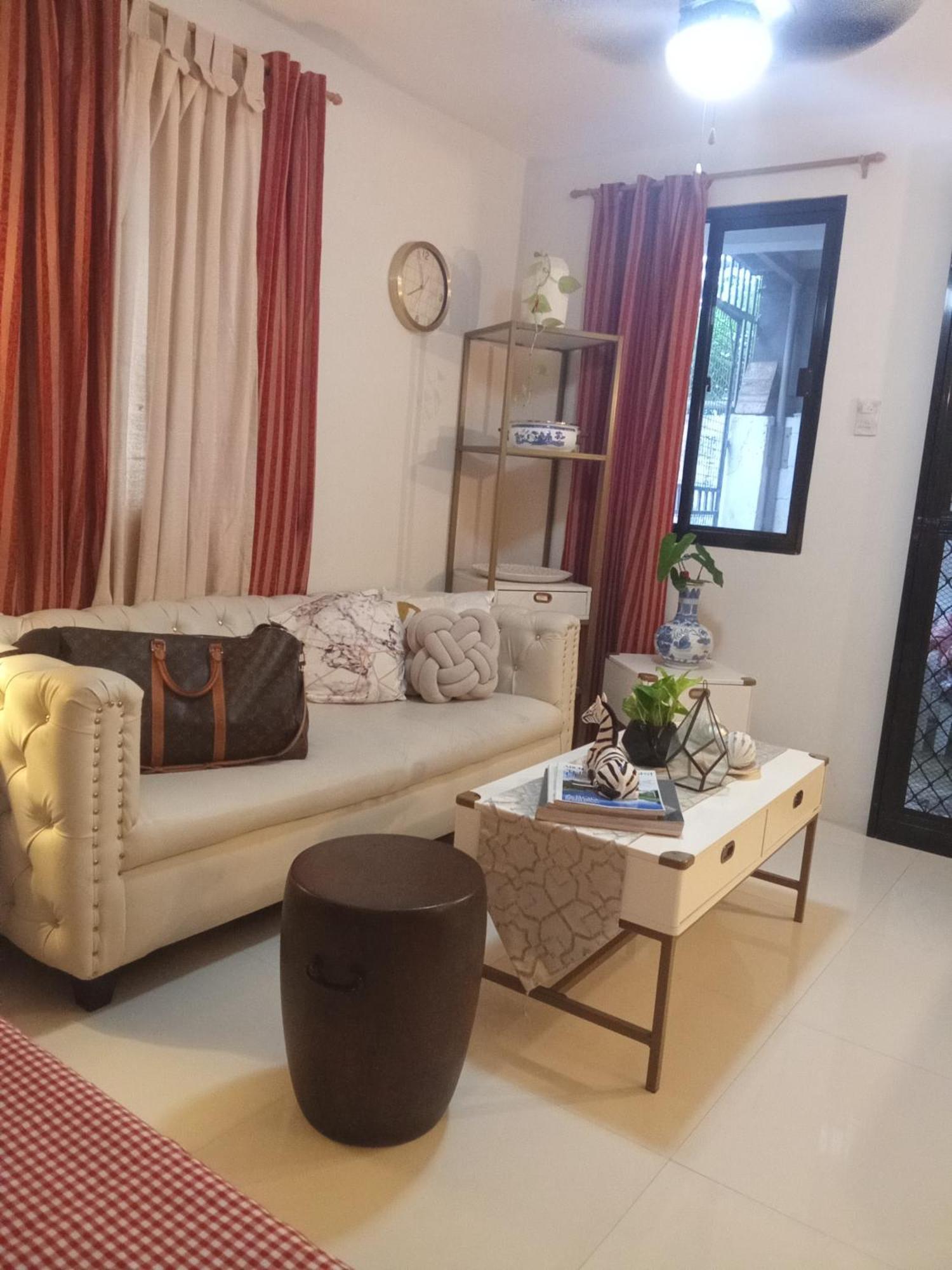 Phoenix House Apartment *