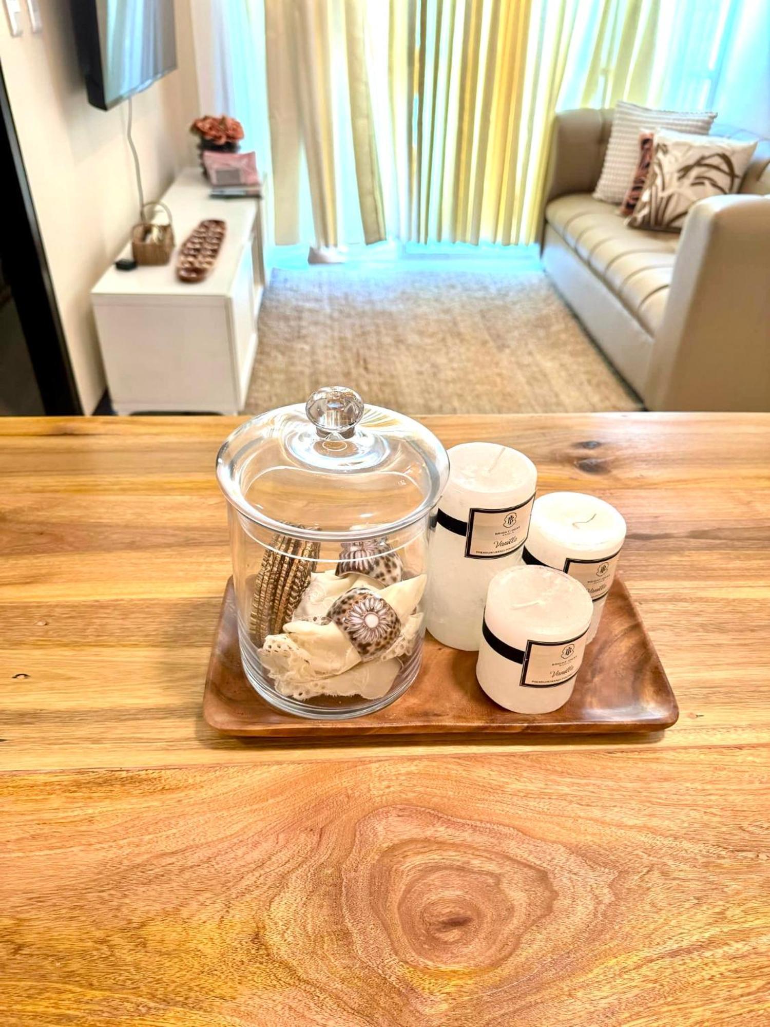 Minimalist, Mactan Newtown 1br Apartment *
