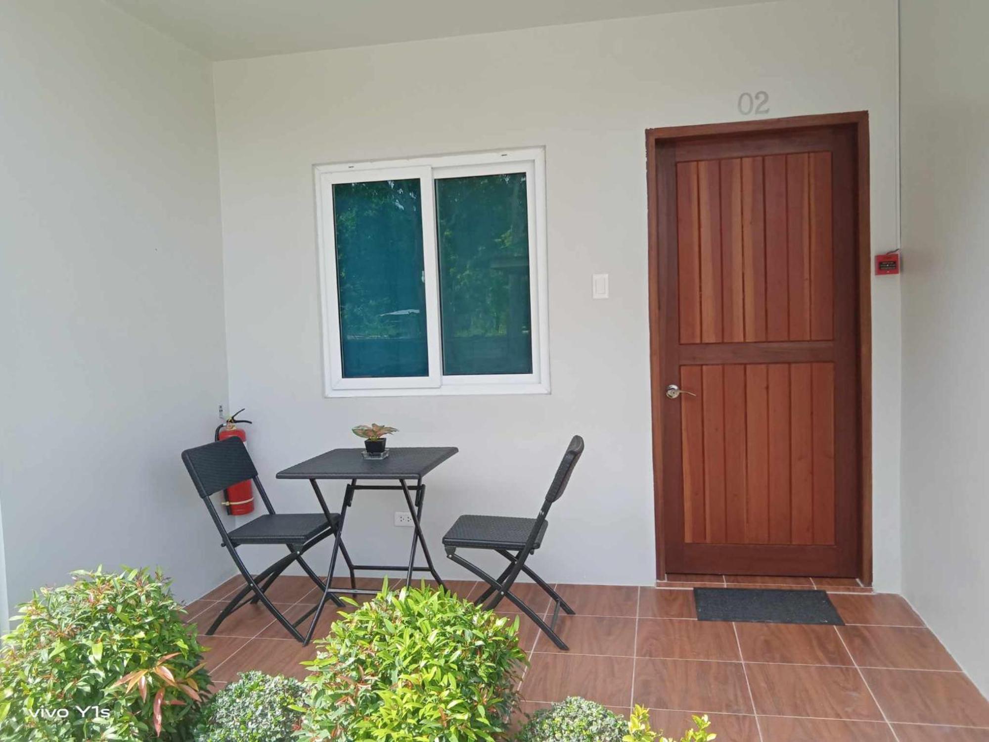 J & L Apartelle Aparthotel