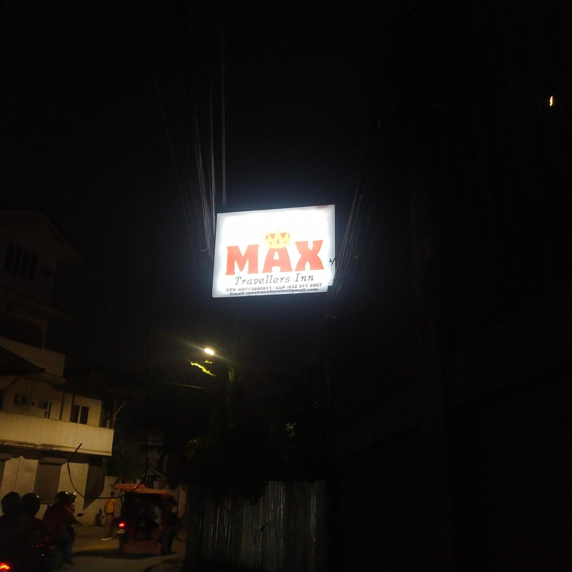 Max Travellers By Reddoorz *