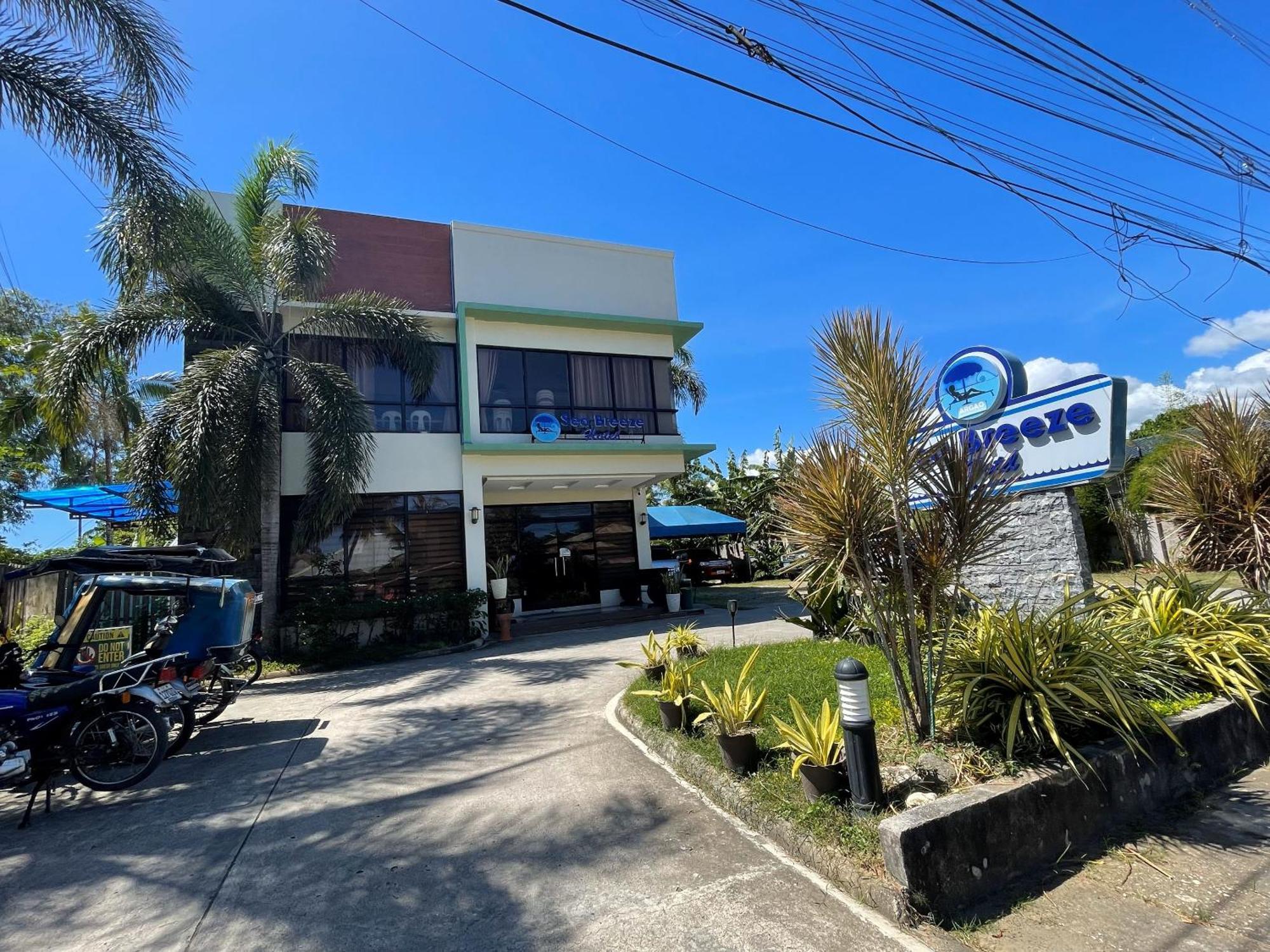 Seabreeze Powered By Cocotel Hotel