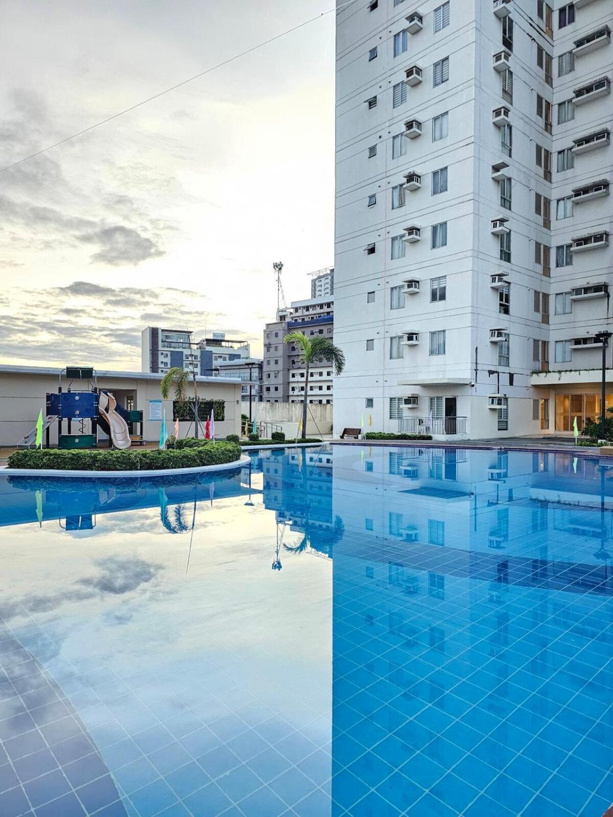 20th Floor 1br It Park Unit Across Sugbo Mercado Cebu