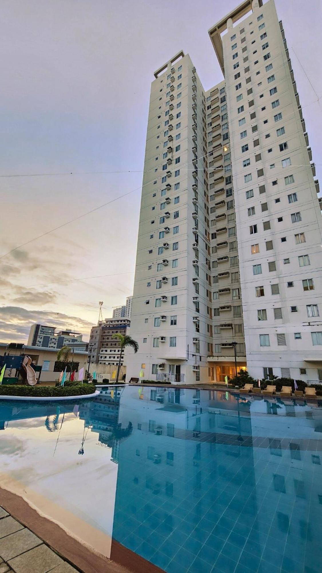 20th Floor 1br It Park Unit Across Sugbo Mercado Apartment Cebu