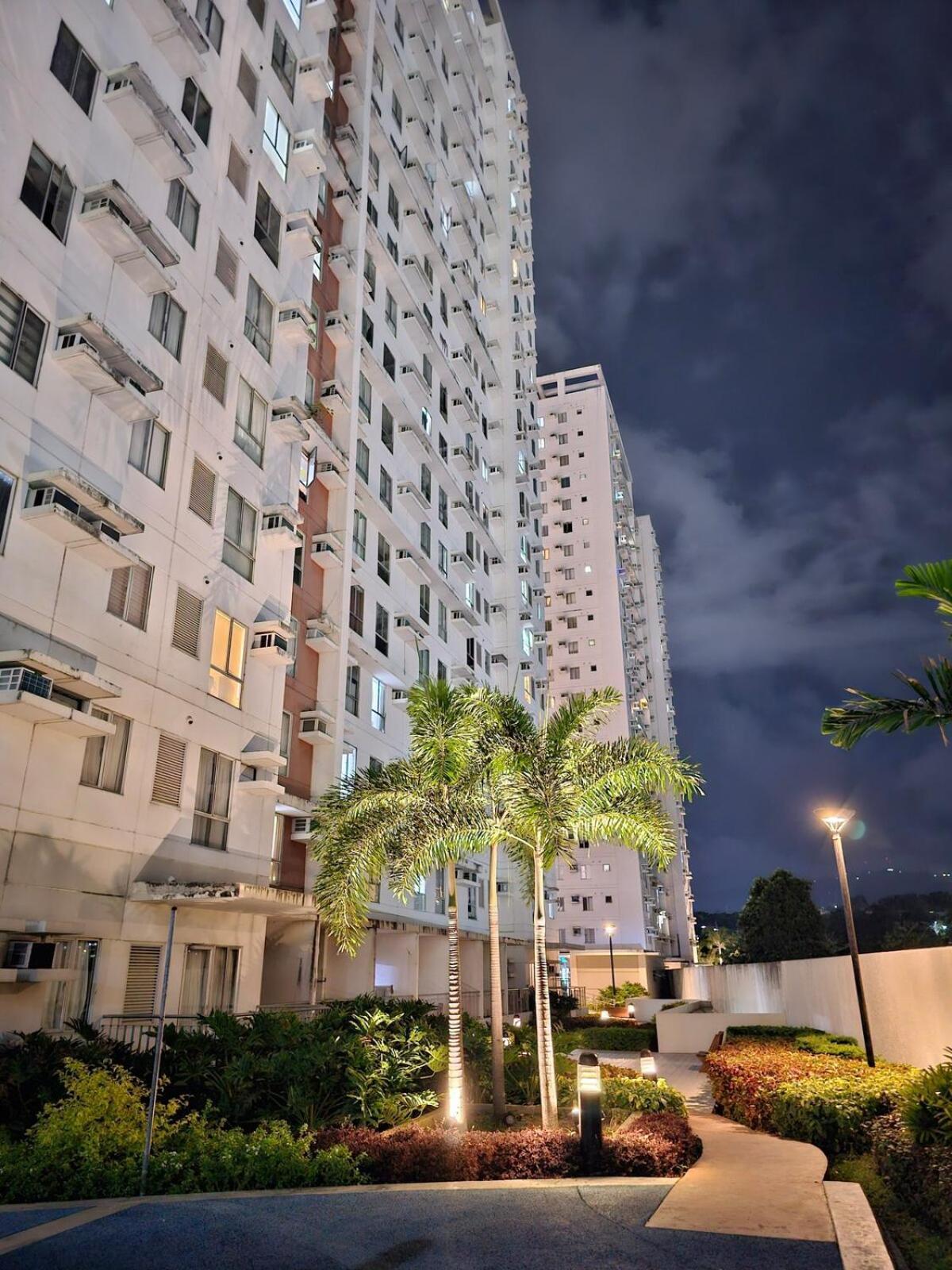 20th Floor 1br It Park Unit Across Sugbo Mercado Apartment