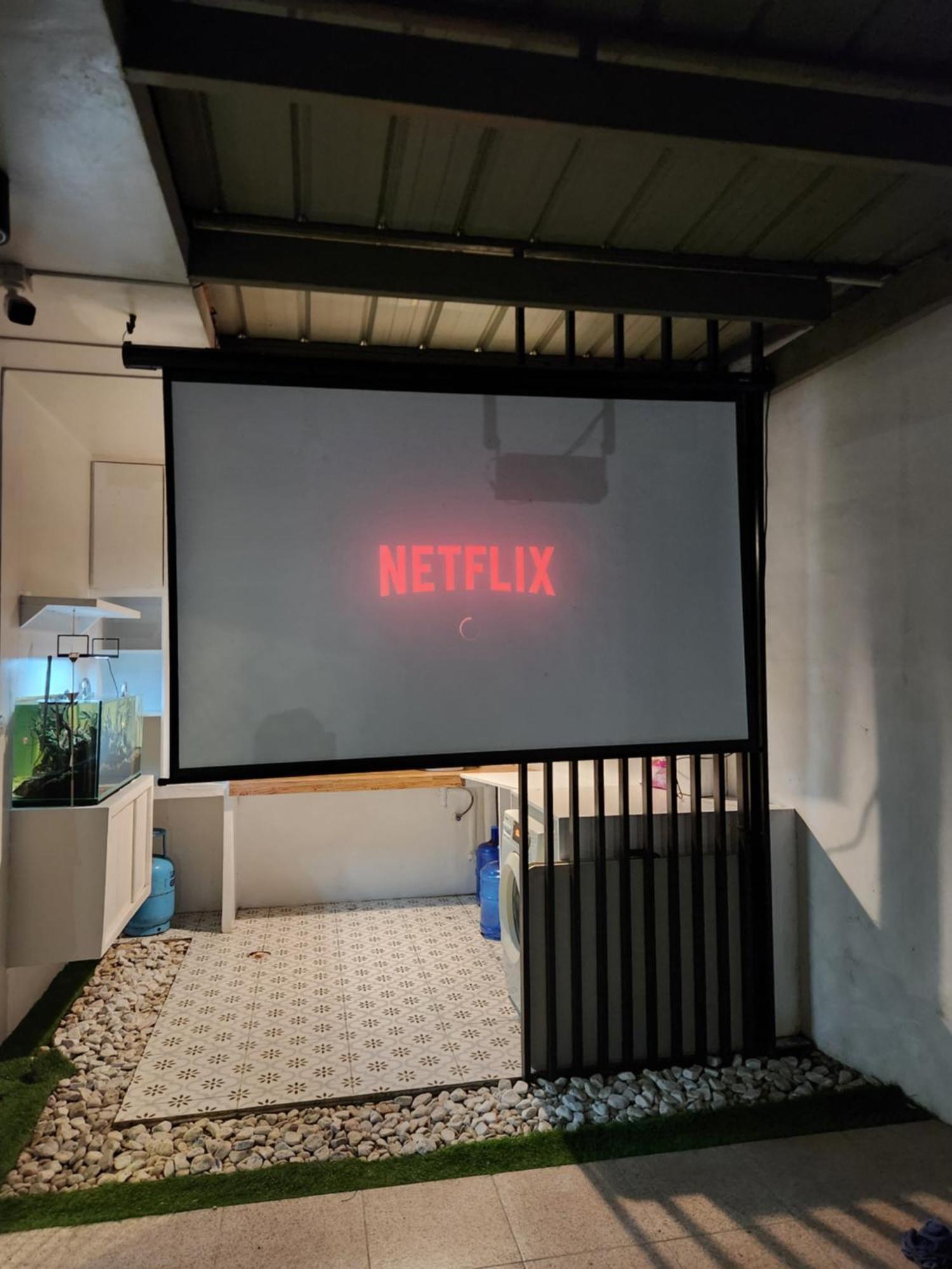 Movie Screen& 4rooms Private House Near J Park Cebu