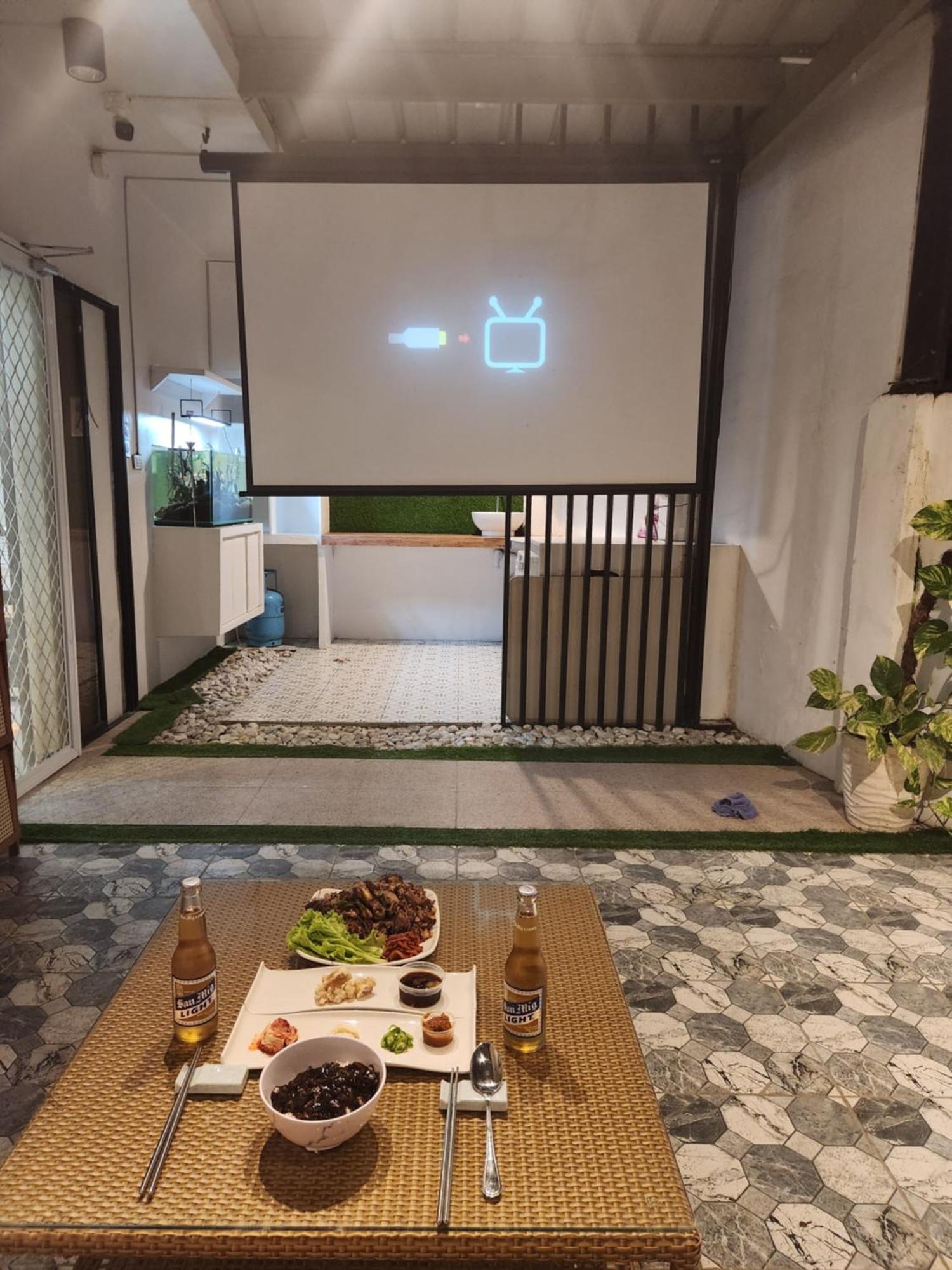 Movie Screen& 4rooms Private House Near J Park Cebu