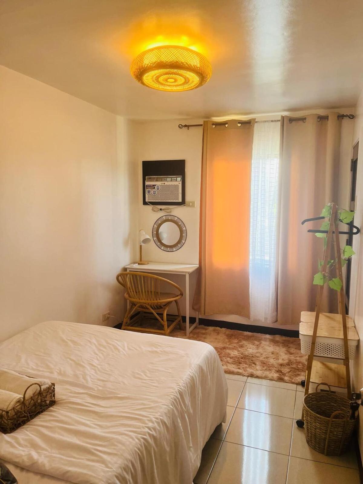 Apartment Eclectic Haven At Urban Deca Homes *