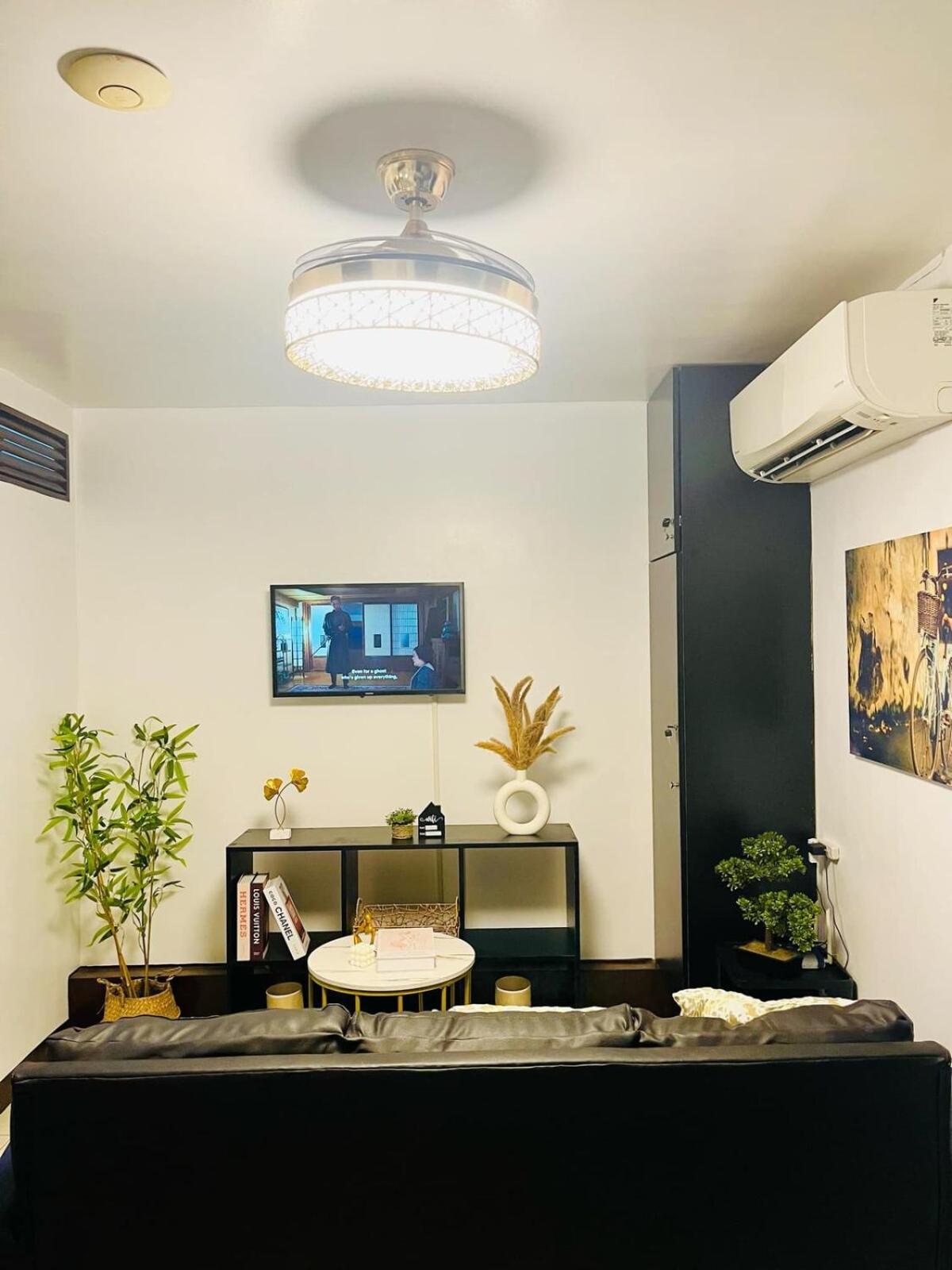 Eclectic Haven At Urban Deca Homes Mandaue City