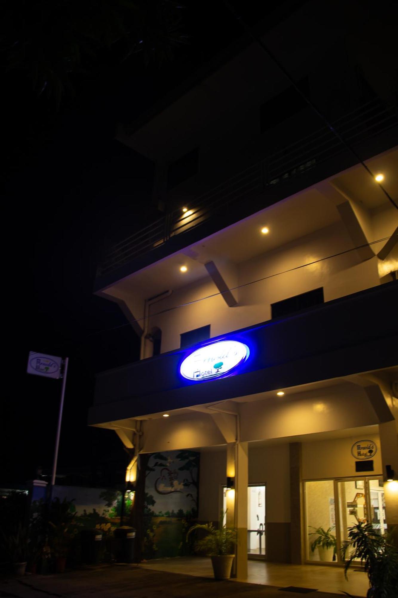 Arnold's Hotel