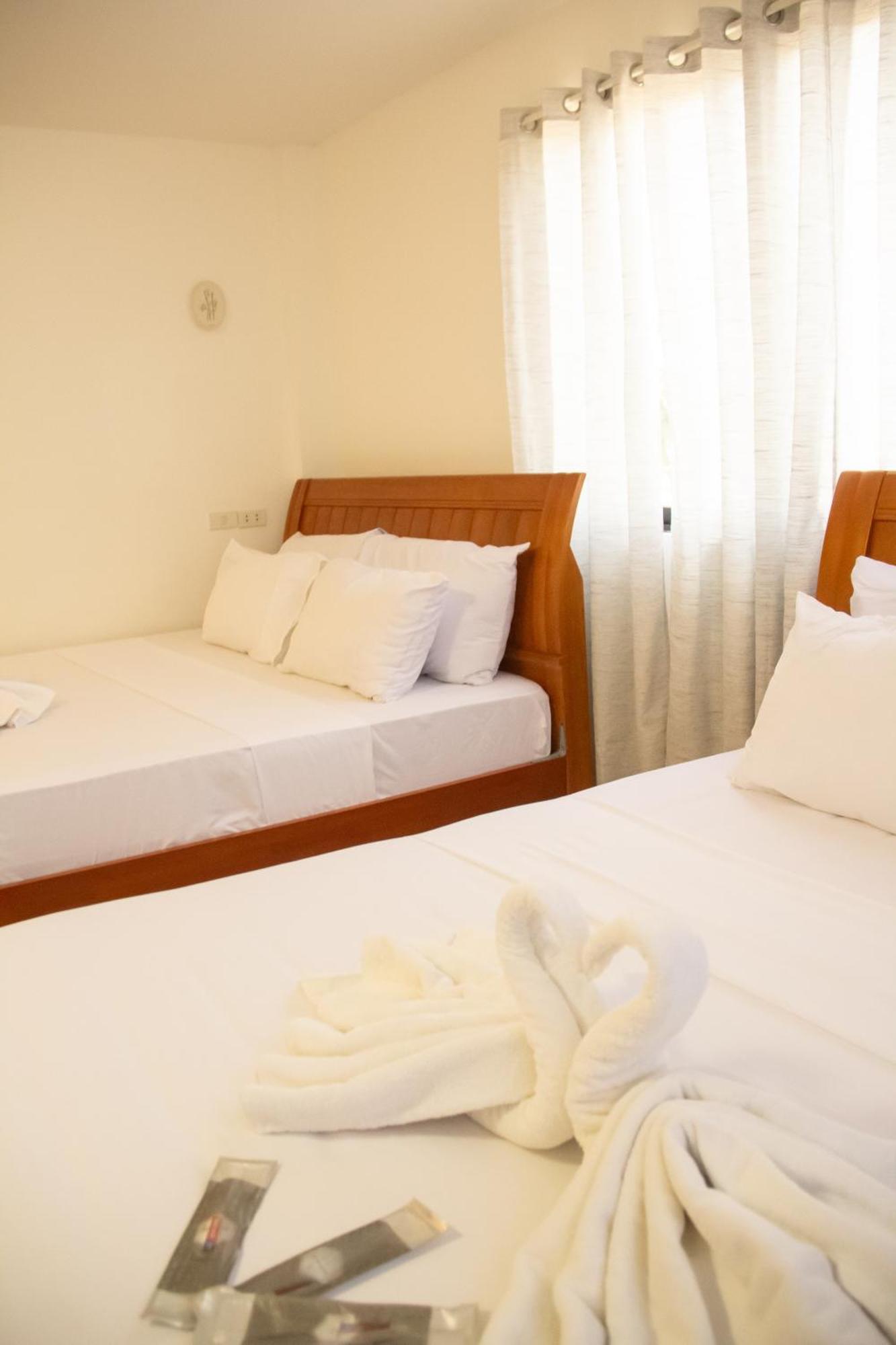 Arnold's Hotel Pooc
