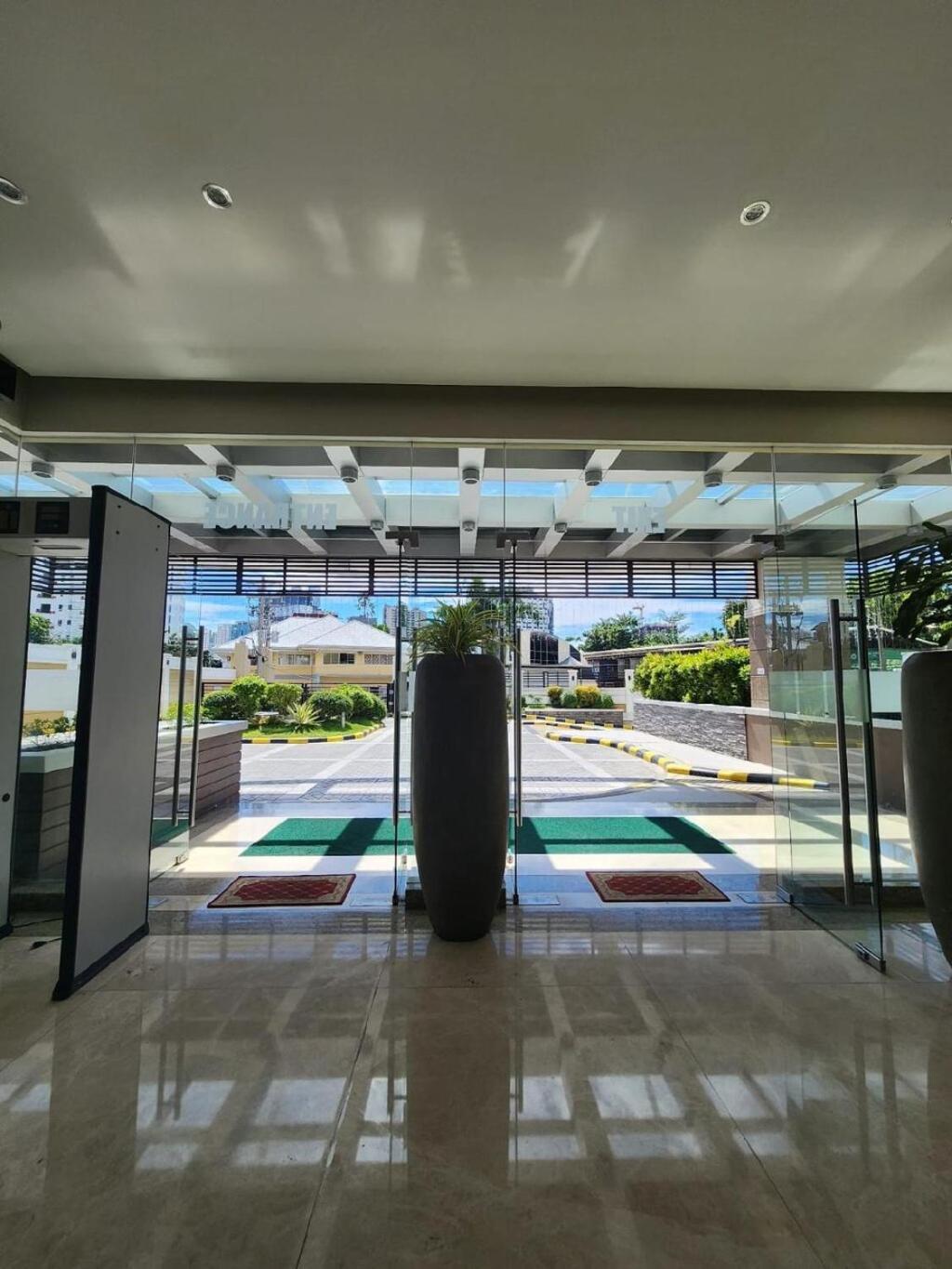 3 Bedroom Unit With Free Vehicle At The Padgett * Cebu