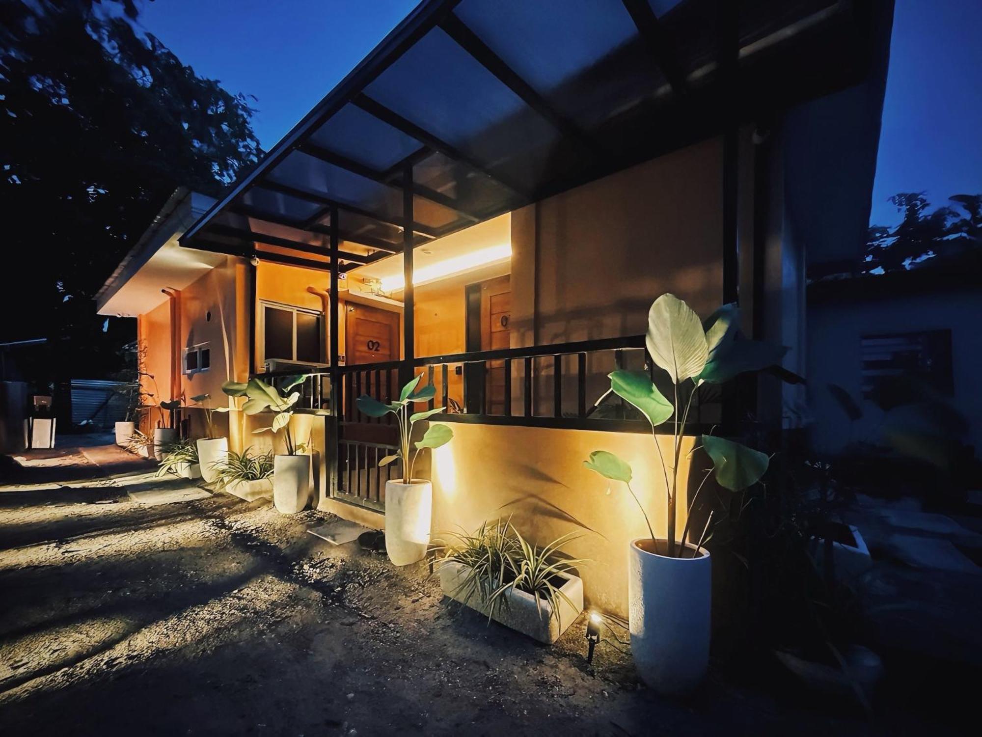 Group-friendly Stay, Minutes From The Airport *