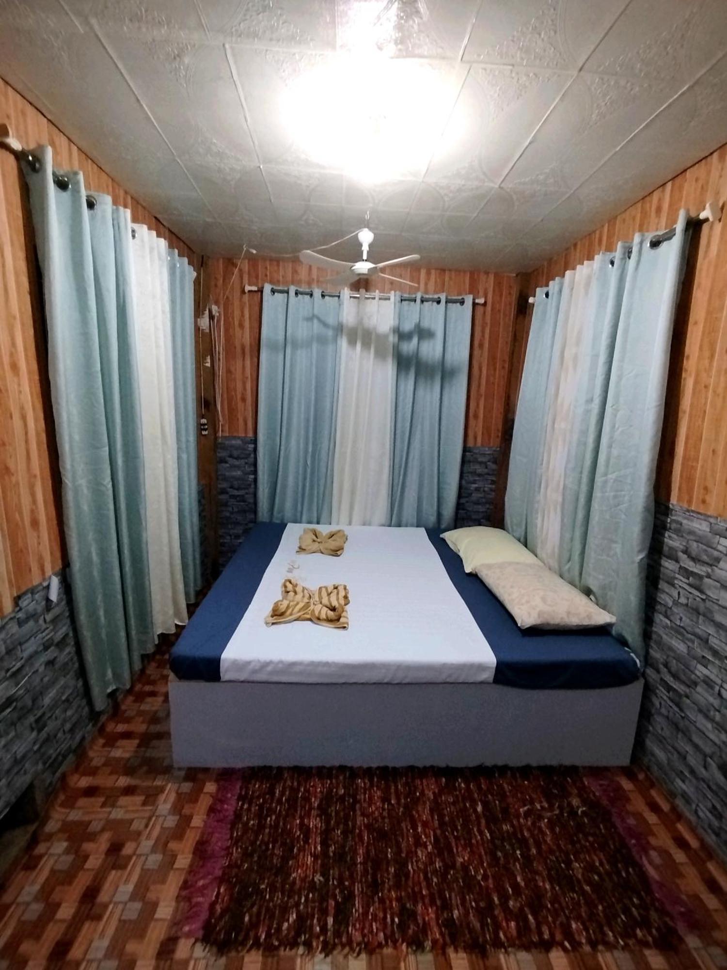 Bed & Breakfast Hideaway *