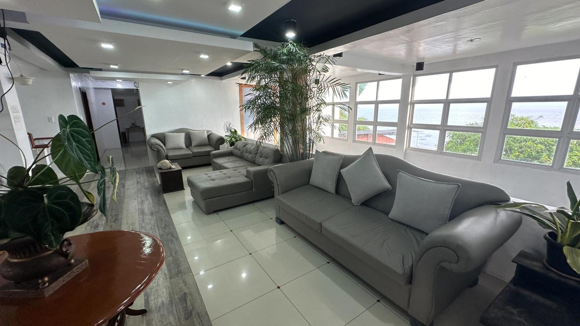 Bed & Breakfast Dapdap Shorelines House *