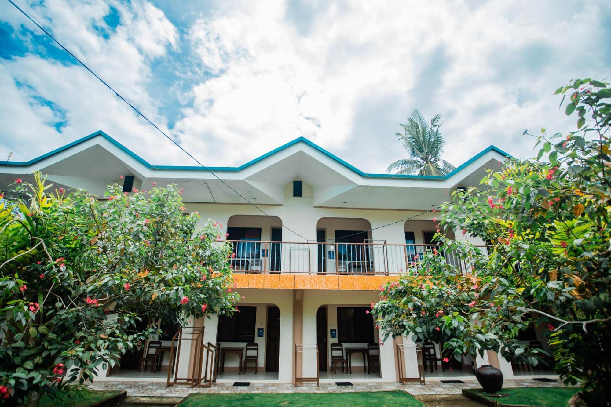 Resort Durhan White Powered By Cocotel Tabuelan