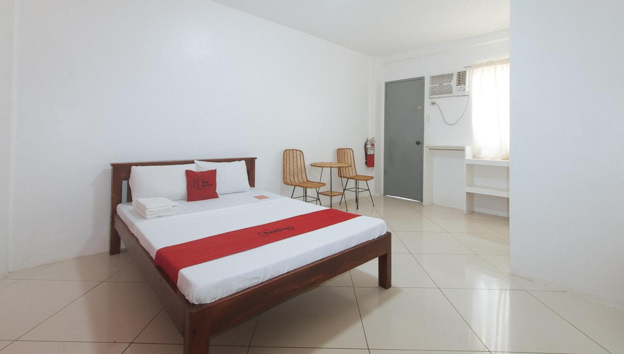 Reddoorz At Fat J Apartelle Mactan 3* Cebu