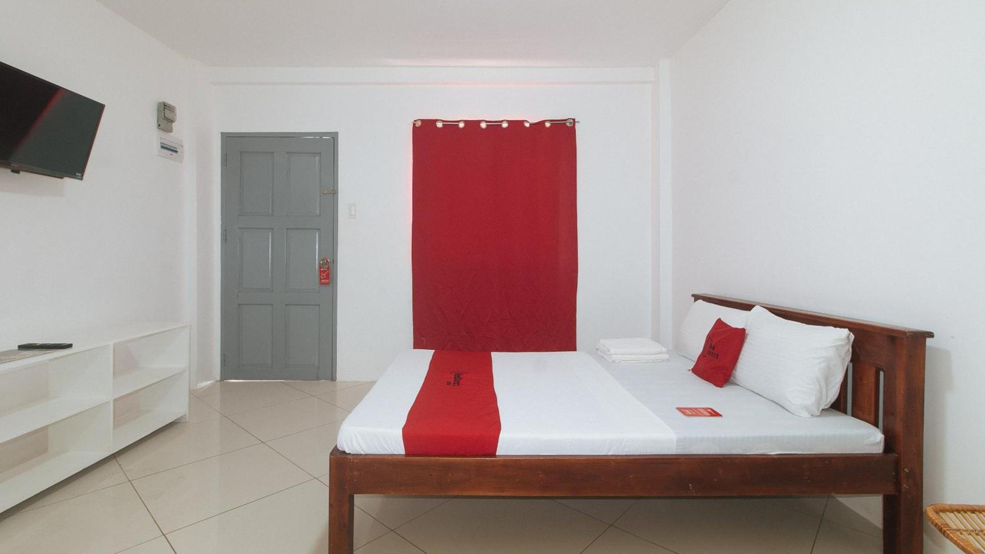 Reddoorz At Fat J Apartelle Mactan Hotel