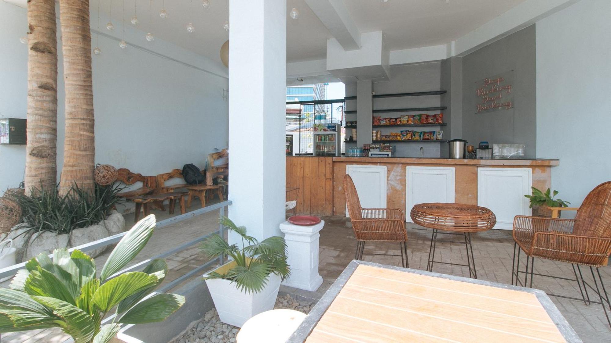 Hotel Reddoorz At Fat J Apartelle Mactan Cebu