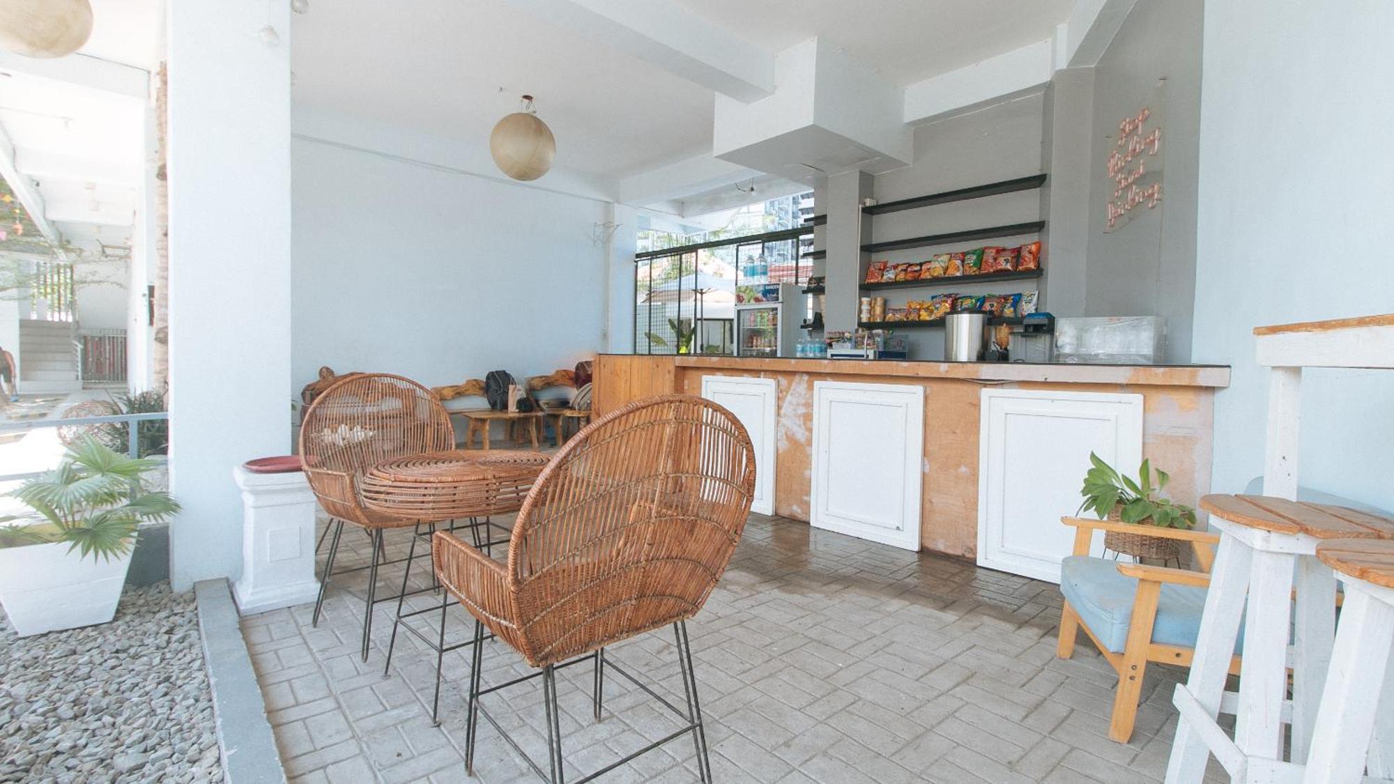 Hotel Reddoorz At Fat J Apartelle Mactan