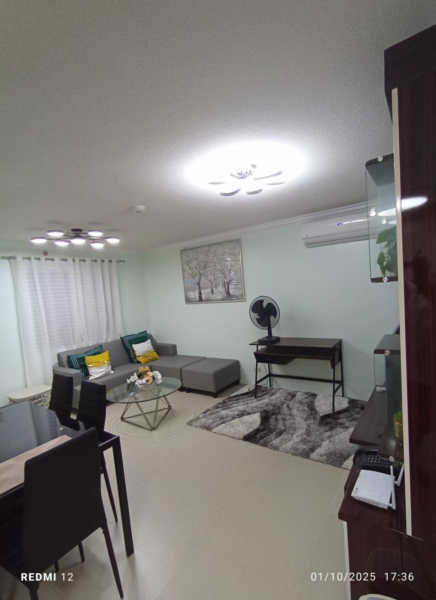 Spacious, Convenient 2 Bedroom Unit *