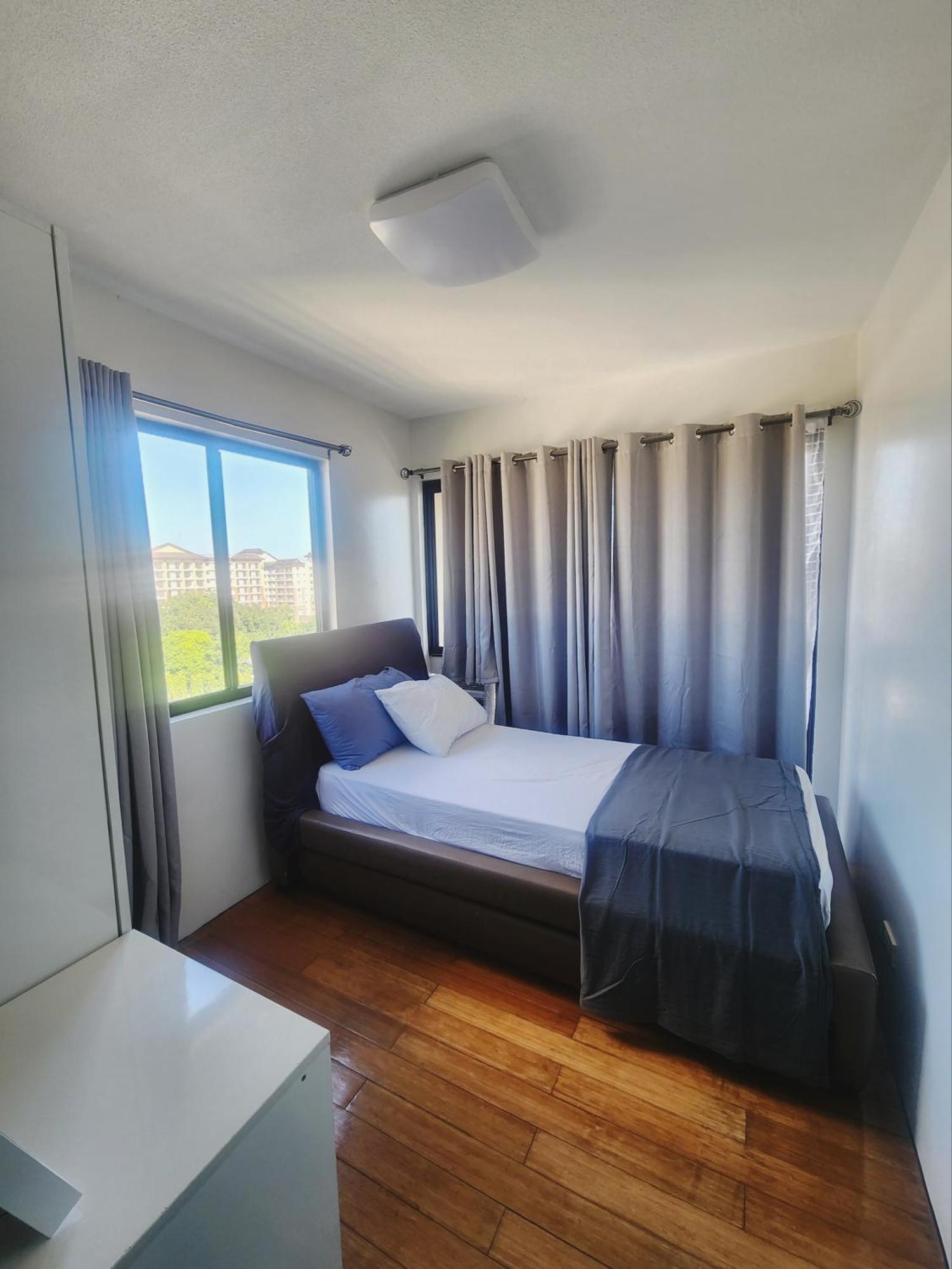 One Oasis 2 And 1 Living Near It Park Next To Golf Course