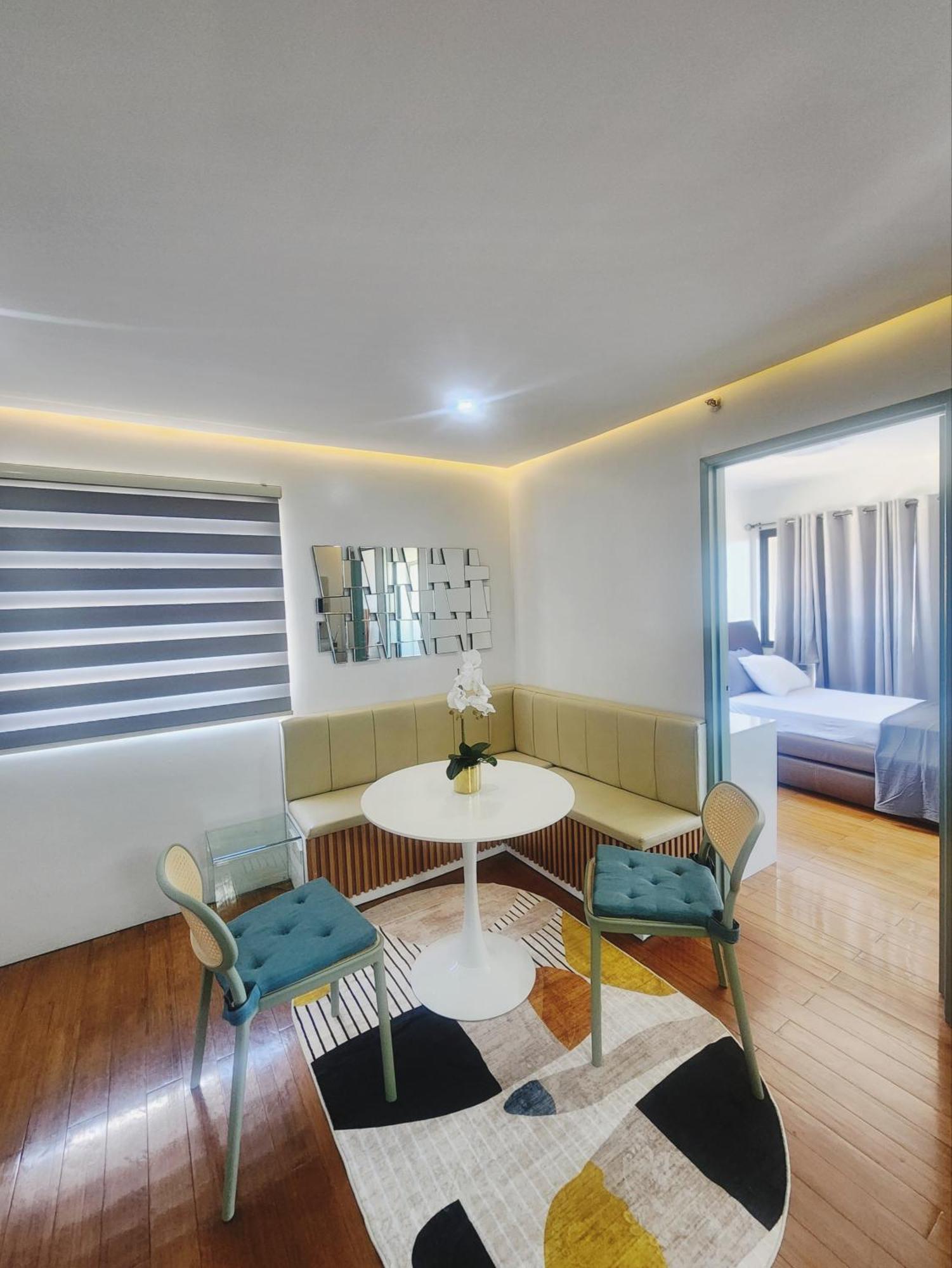 One Oasis 2 And 1 Living Near It Park Next To Golf Course