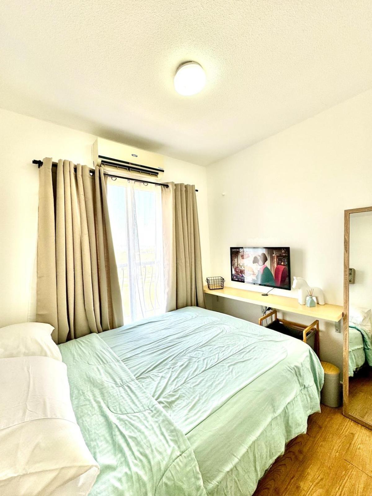 Seaview 2br Near Nustar & Sm Seaside Apartment *
