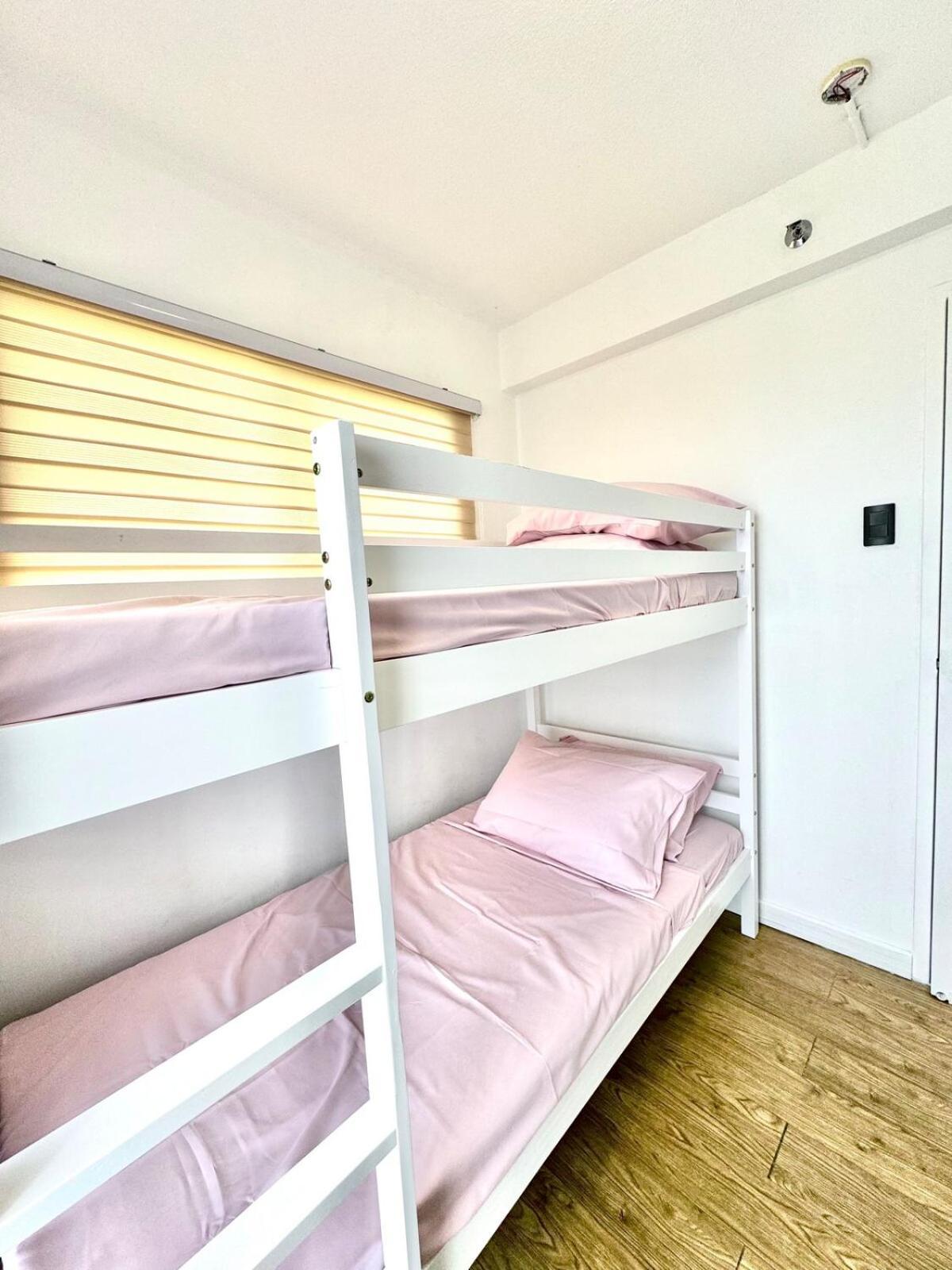 Seaview 2br Near Nustar & Sm Seaside Apartment