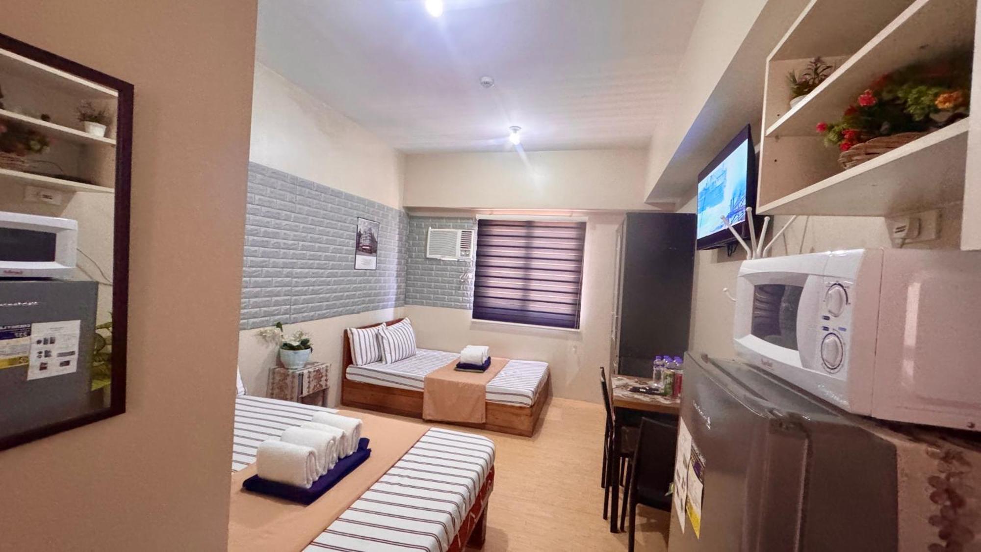 Affordable In Just Across Sm Mall *