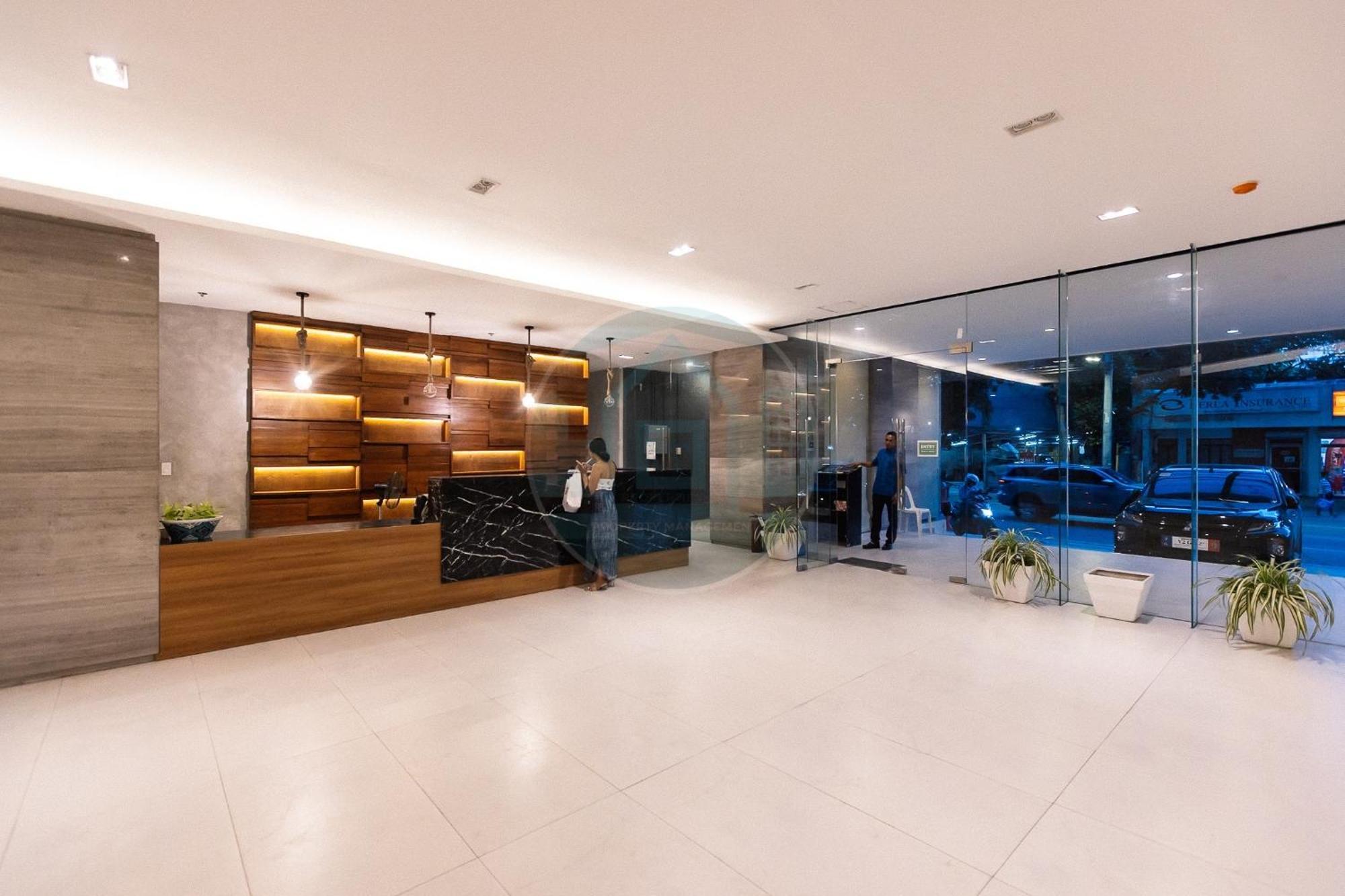 Urban Chic At Ayala Business Park - Fast Wi-fi Netflix Apartment Cebu