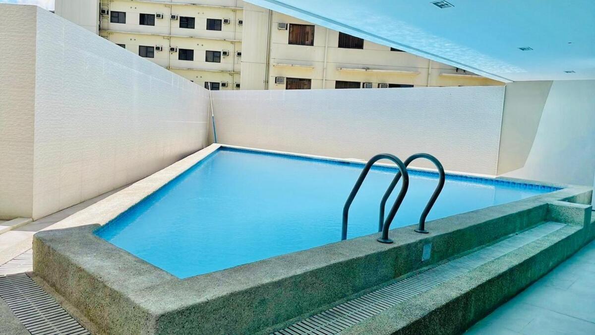 Urban Chic At Ayala Business Park - Fast Wi-fi Netflix * Cebu