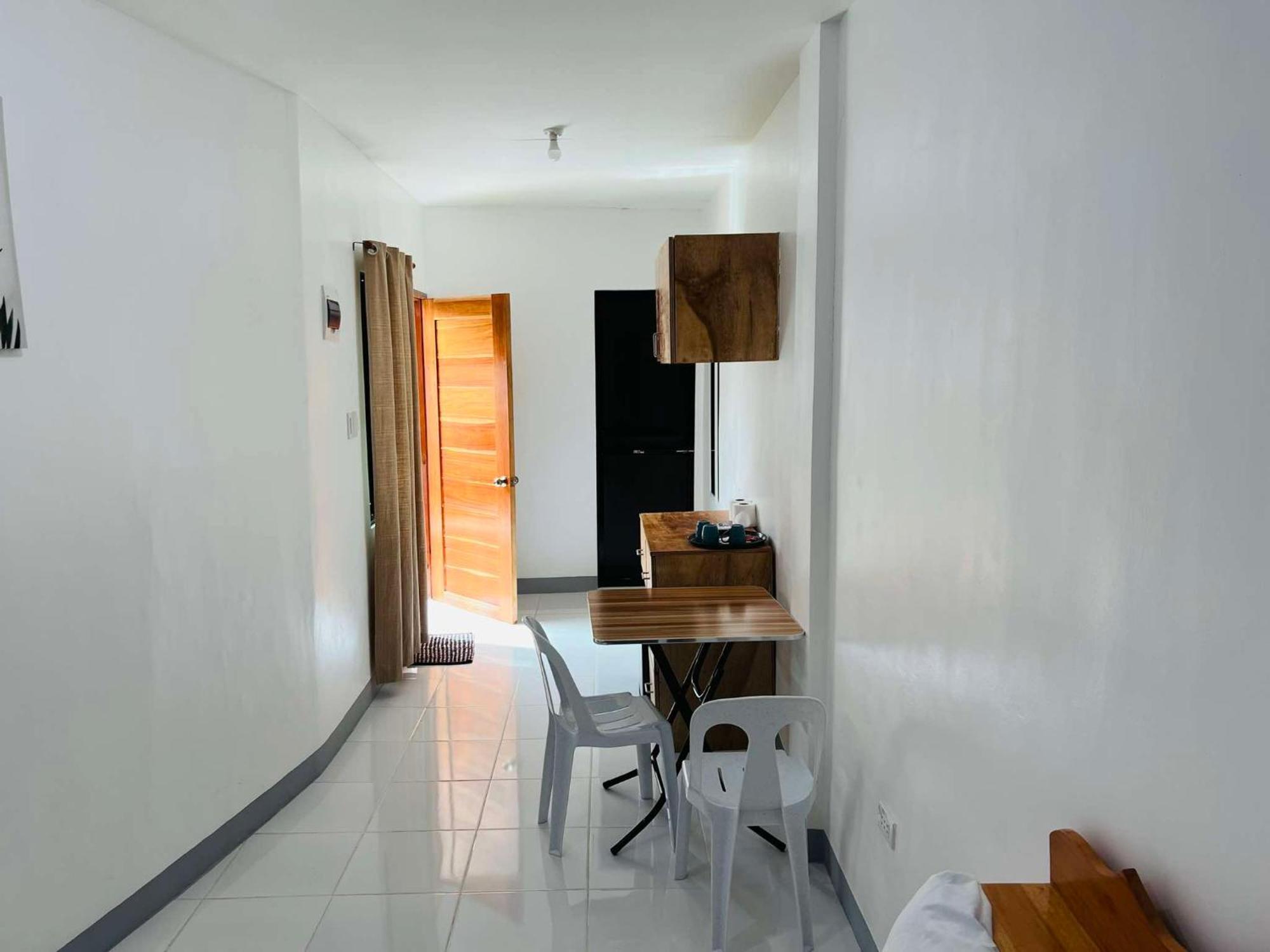 Gje's And Guest house *