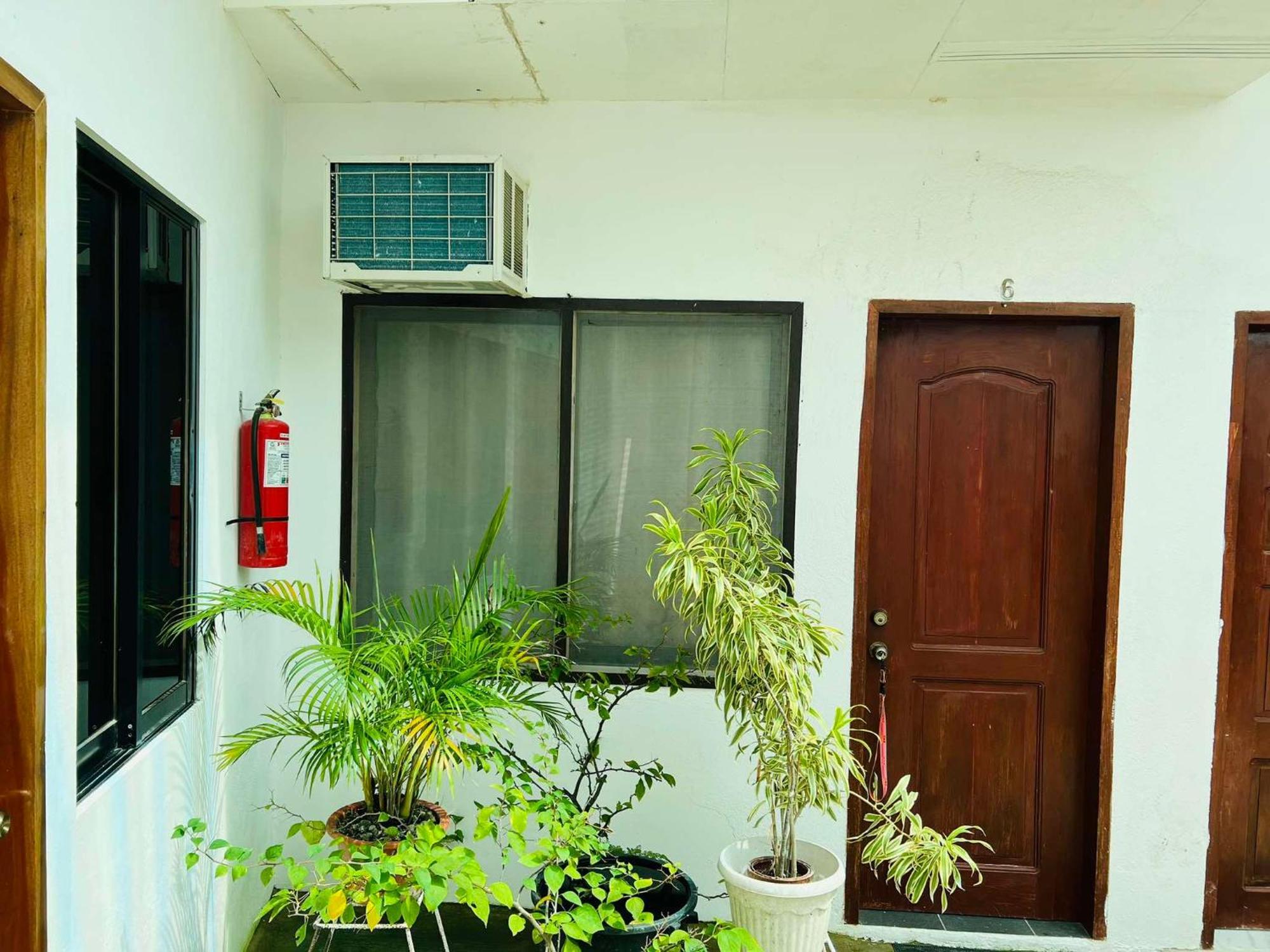 Gje's And Guest house