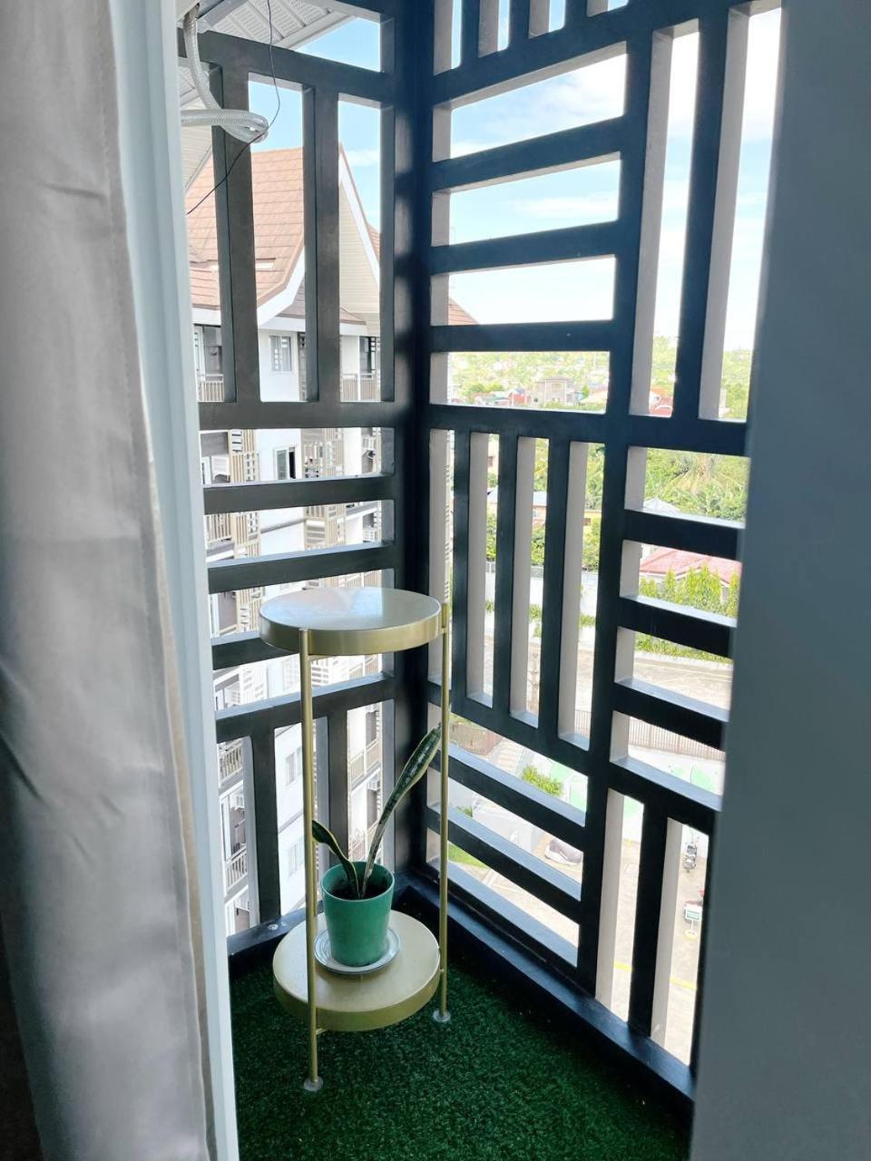 Antara-queenbed-balcony-hotshower-workcoffee Station-fullkitchen Aparthotel