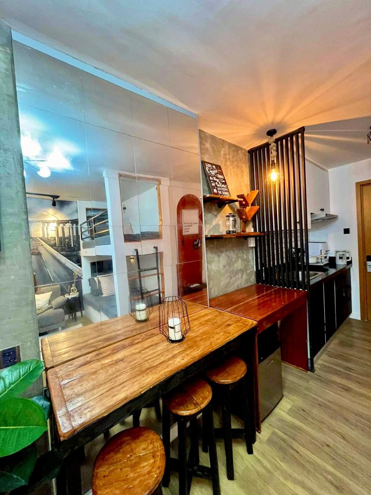 Antara-queenbed-balcony-hotshower-workcoffee Station-fullkitchen