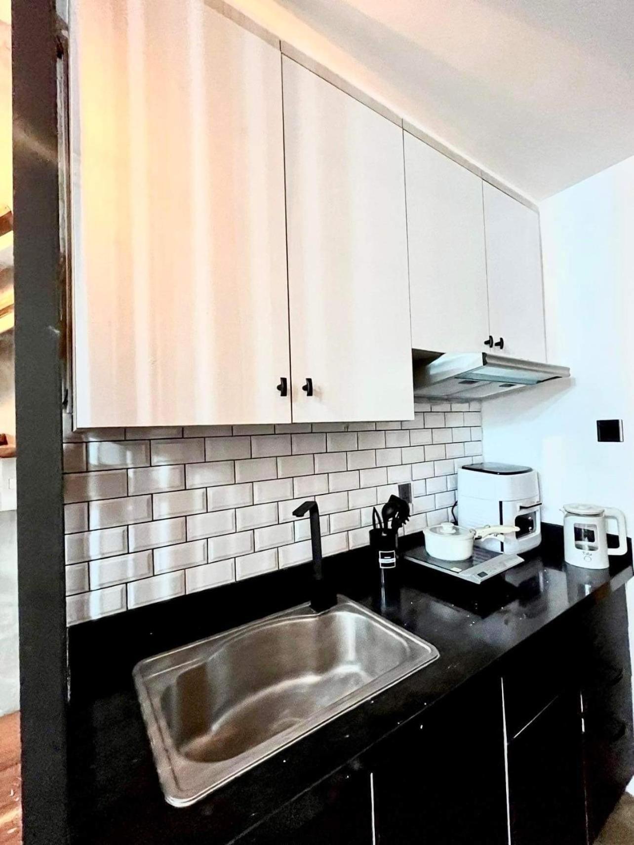 Antara-queenbed-balcony-hotshower-workcoffee Station-fullkitchen Aparthotel
