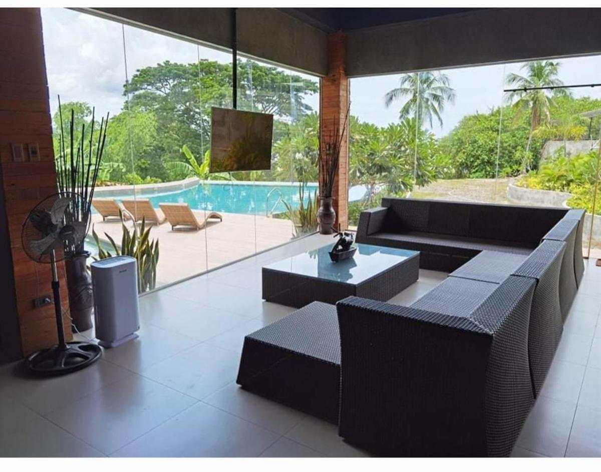Villa Zaruchi Argao
