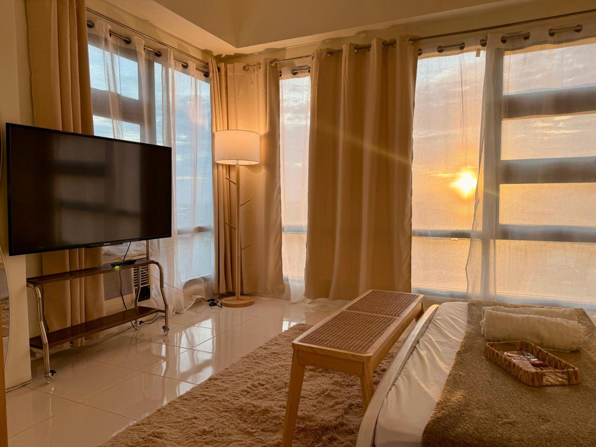 Cozy Panoramic View Unit Apartment